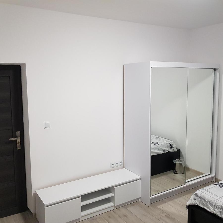 Mirrorroom Pl Downtown Варшава Экстерьер фото