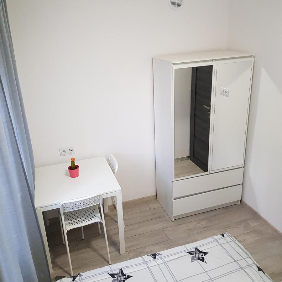 Mirrorroom Pl Downtown Варшава Экстерьер фото